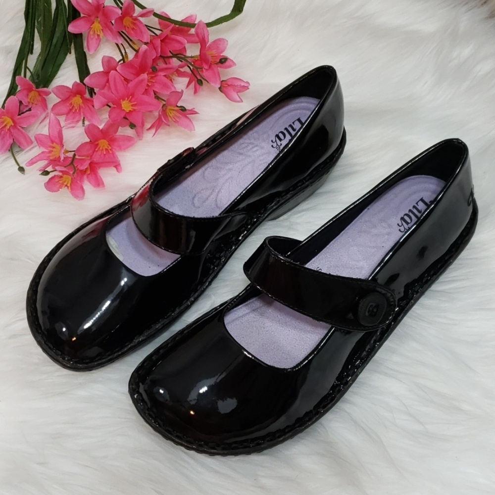 Lila Blair Clogs
